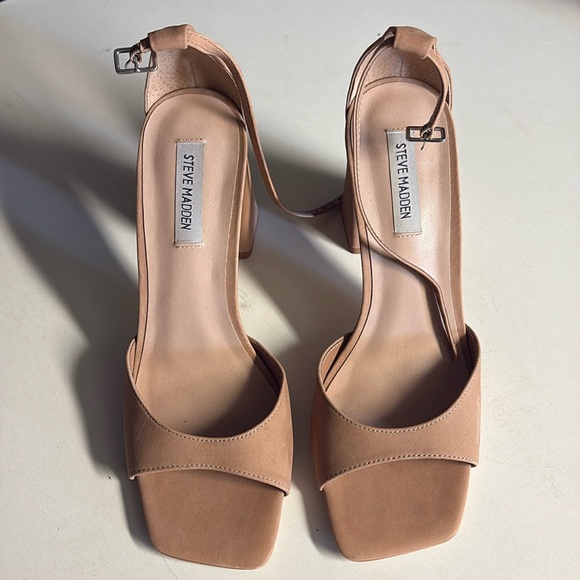 Steve Madden hells - Picture 2 of 2